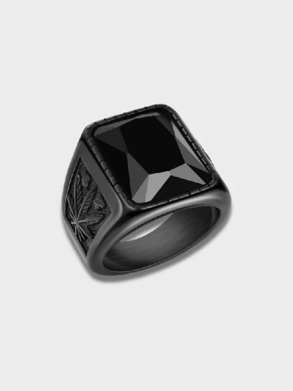 Fashion-Forward Geometric Jewelry For Contemporary Style Black Clover Ring - Oslo