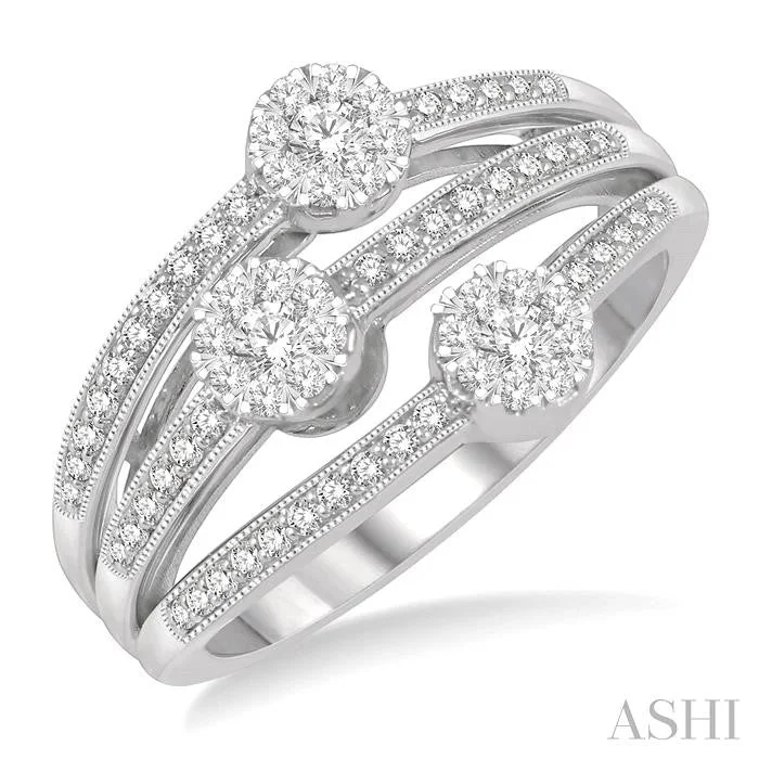 Premium Diamond Jewelry At Once-In-A-Lifetime Discounts ROUND SHAPE LOVEBRIGHT DIAMOND FASHION RING