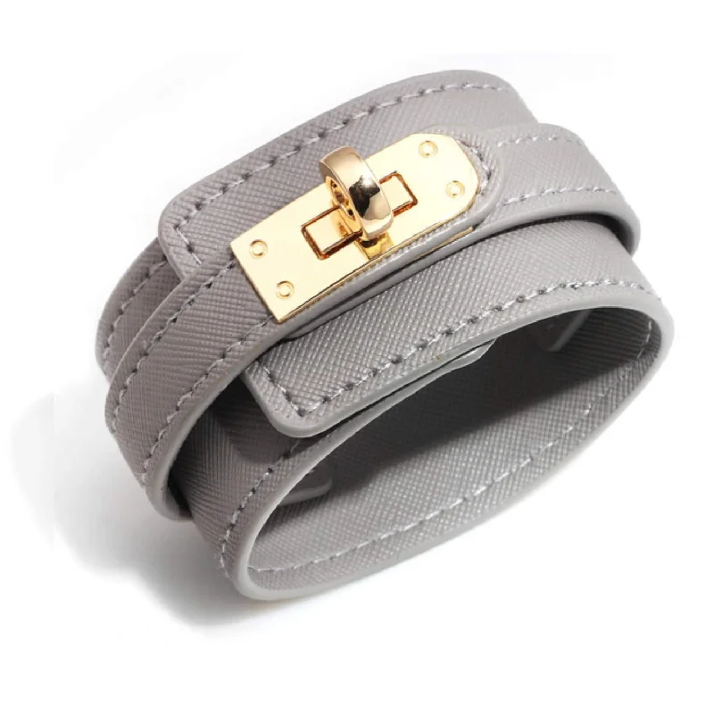 Personalized Engraved Jewelry For Meaningful Gifts 18K Gold Grey Leather Bracelet