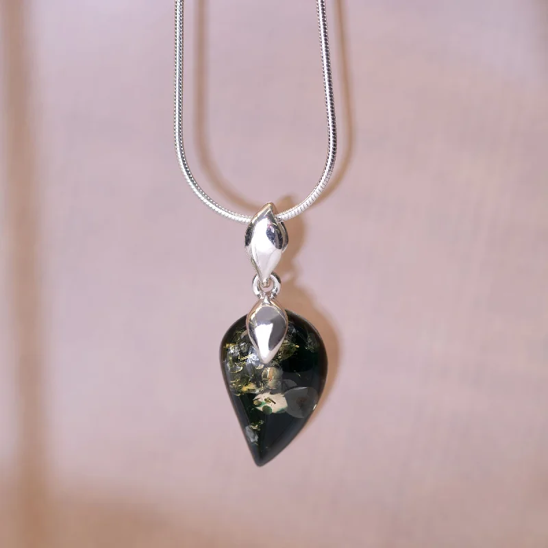 Exclusive Jewelry Sale – Grab Timeless Pieces Now Sterling & Amber Single Leaf Necklace Exclusive Jewelry Sale – Grab Timeless Pieces Now Sterling & Amber Single Leaf Necklace