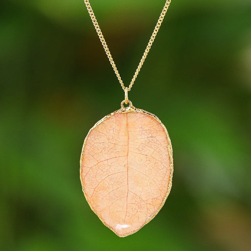 Romantic Heart-Shaped Jewelry For Special Gifts Bougainvillea Love Gold-Plated Bougainvillea Petal Pendant Necklace Romantic Heart-Shaped Jewelry For Special Gifts Bougainvillea Love Gold-Plated Bougainvillea Petal Pendant Necklace