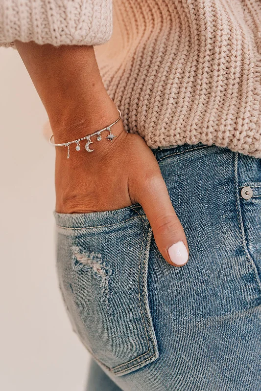 Jewelry Flash Sale – Stylish Designs At Unbeatable Rates Caught Looking Adjustable Bracelet (Silver) Jewelry Flash Sale – Stylish Designs At Unbeatable Rates Caught Looking Adjustable Bracelet (Silver)