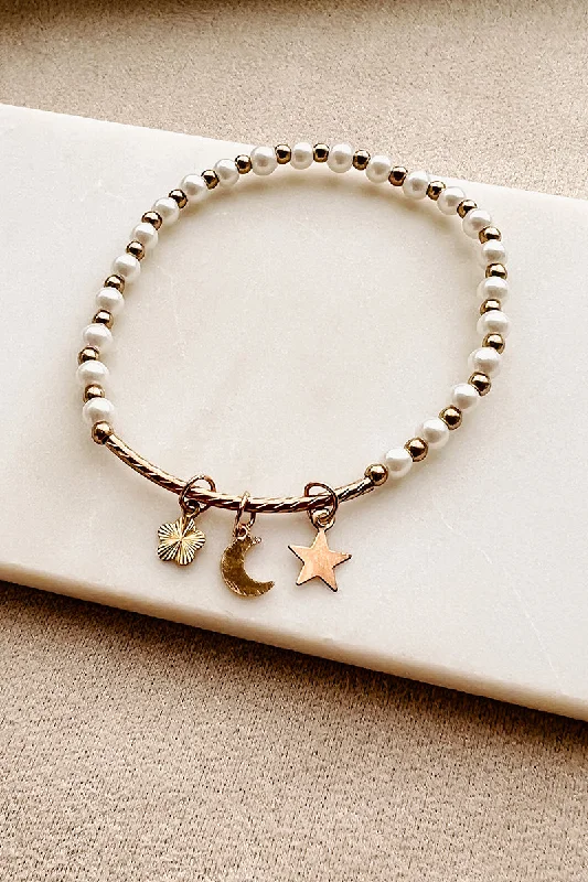 Your Perfect Accessory Now At The Best Price Coasting Through Beaded Charm Bracelet (Gold/White) Your Perfect Accessory Now At The Best Price Coasting Through Beaded Charm Bracelet (Gold/White)