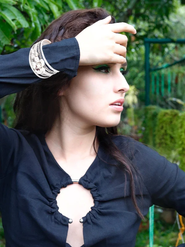 Unmissable Jewelry Sale – Shop Before It's Too Late Odette Women Elegant Grey Cuff Bracelet Unmissable Jewelry Sale – Shop Before It's Too Late Odette Women Elegant Grey Cuff Bracelet