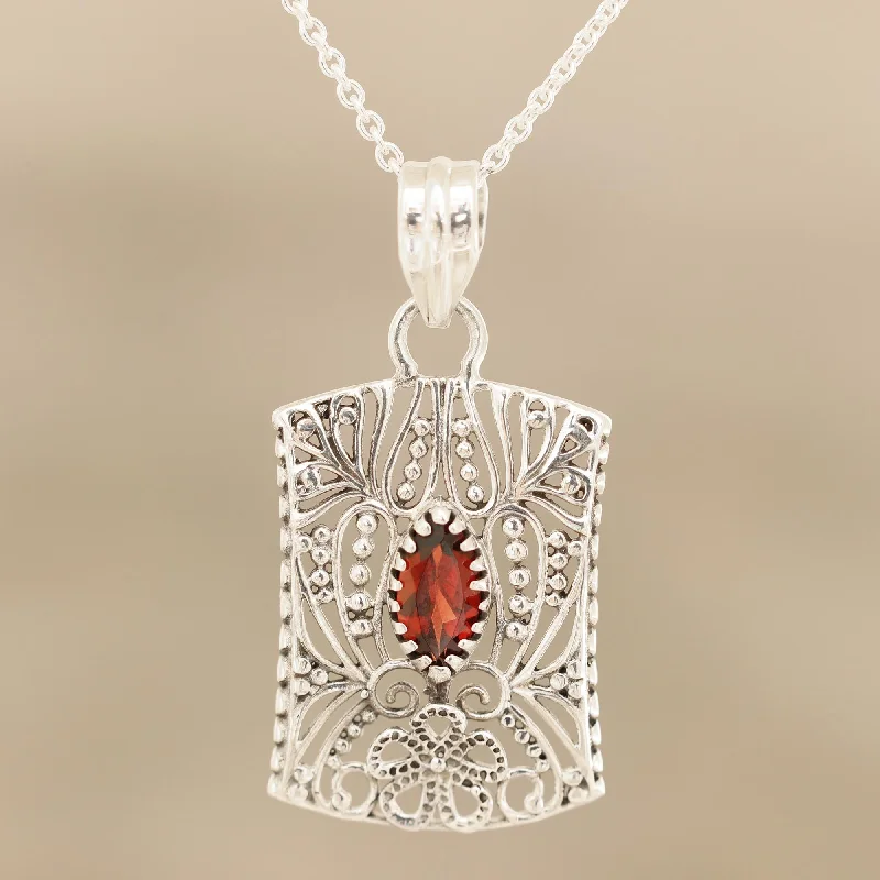 Grab Stylish Jewelry Before The Sale Ends Gorgeous Frame Openwork Pattern Garnet Pendant Necklace from India Grab Stylish Jewelry Before The Sale Ends Gorgeous Frame Openwork Pattern Garnet Pendant Necklace from India