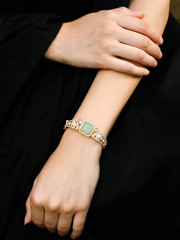 High-Quality Jewelry At A Fraction Of The Cost Odette Women Stylish Green And Golden Bracelet High-Quality Jewelry At A Fraction Of The Cost Odette Women Stylish Green And Golden Bracelet