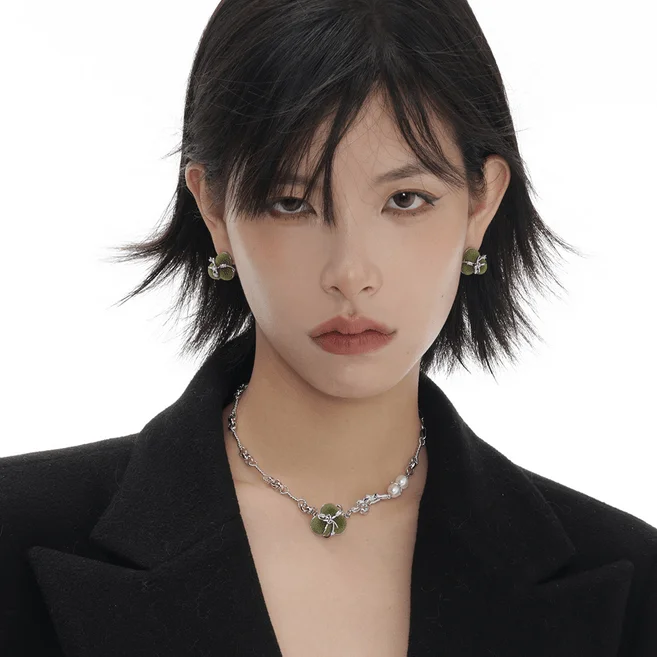 Seasonal Jewelry Clearance – Best Styles At The Lowest Prices Women's Grunge Flocking Moss Necklace Seasonal Jewelry Clearance – Best Styles At The Lowest Prices Women's Grunge Flocking Moss Necklace