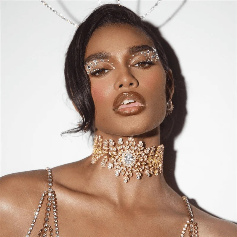Unmissable Discounts On Timeless Jewelry Pieces Flower Crystal Necklace