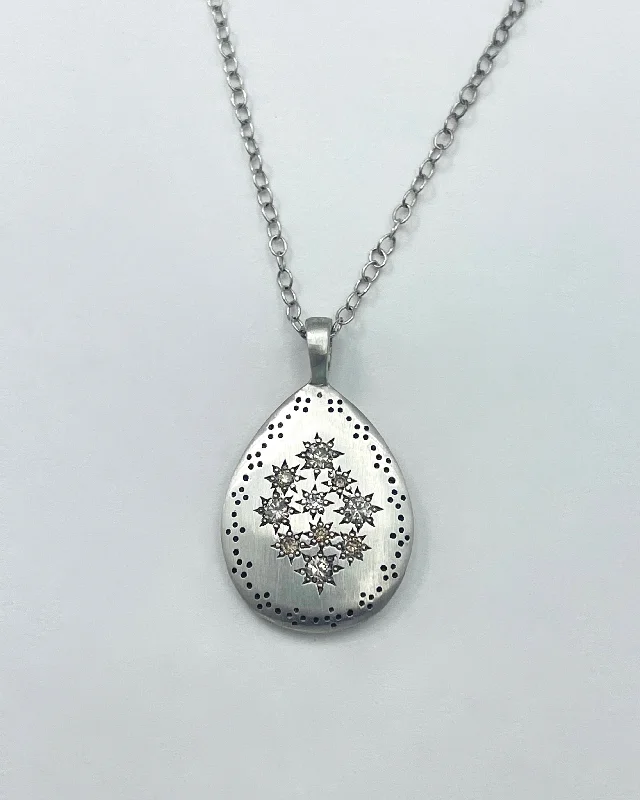 Your Perfect Accessory Now At The Best Price Adel Chefridi Silver Lights Teardrop Pendant Your Perfect Accessory Now At The Best Price Adel Chefridi Silver Lights Teardrop Pendant