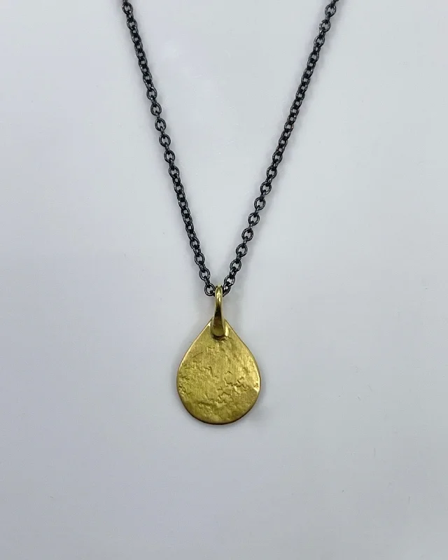 Don't Miss Out On Jaw-Dropping Jewelry Discounts Sarah McGuire 18K Small Parchment Teardrop Necklace Don't Miss Out On Jaw-Dropping Jewelry Discounts Sarah McGuire 18K Small Parchment Teardrop Necklace