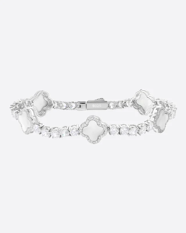 Luxury Jewelry Now At Special Promotional Rates MOISSANITE PEARL CLOVERS BRACELET. - WHITE GOLD Luxury Jewelry Now At Special Promotional Rates MOISSANITE PEARL CLOVERS BRACELET. - WHITE GOLD