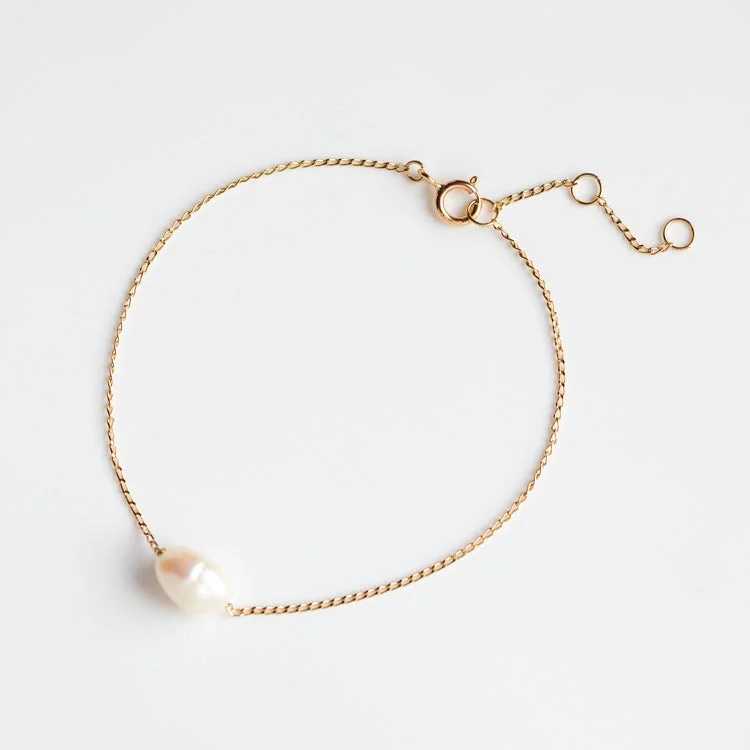 Elegant Jewelry Pieces At Unbelievable Prices Solid Gold Single Pearl Chain Bracelet Elegant Jewelry Pieces At Unbelievable Prices Solid Gold Single Pearl Chain Bracelet